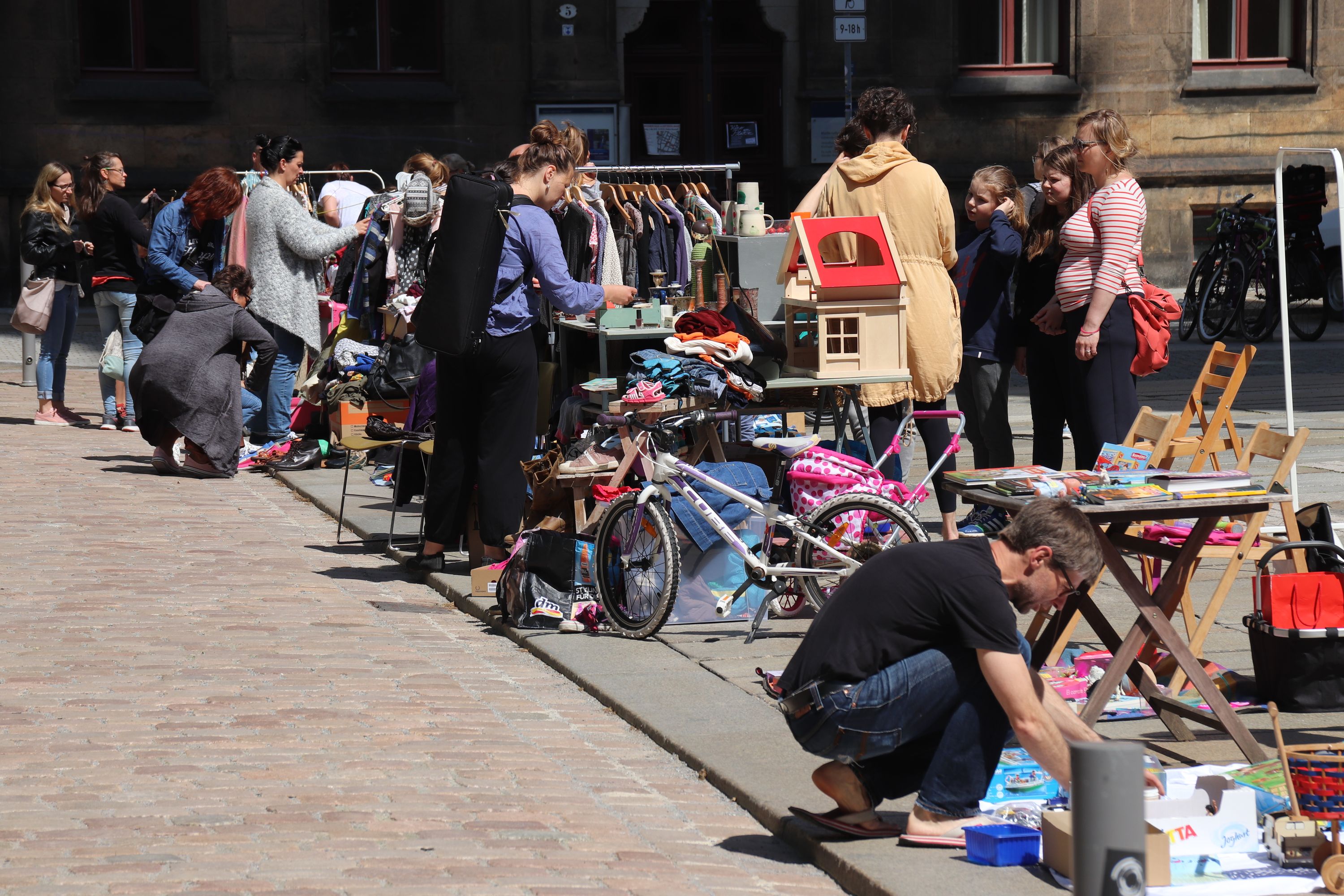 Trödeln am Martin-Luther-Platz