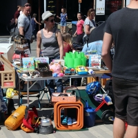 Trödelei an der Scheune