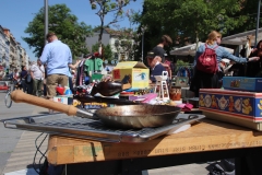 Bratpfanne am Scheunevorplatz